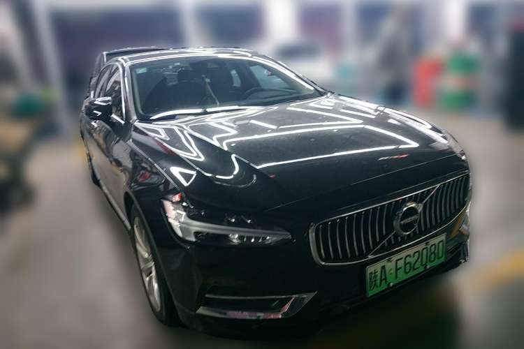 Used Volvo S90 New Energy 2019 T8 e-Drive Hybrid Intelligent Luxury Version China VI Standard Front Right 45 Deg