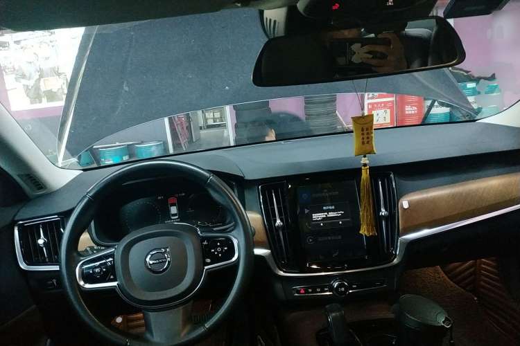 Used Volvo S90 New Energy 2019 T8 e-Drive Hybrid Intelligent Luxury Version China VI Standard Center Console