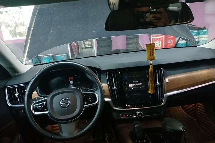 Used Volvo S90 New Energy 2019 T8 e-Drive Hybrid Intelligent Luxury Version China VI Standard Steering Wheel