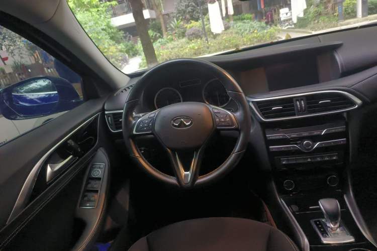 Used Infiniti QX30 2018 1.6T Two-Wheel Drive Fashion Edition