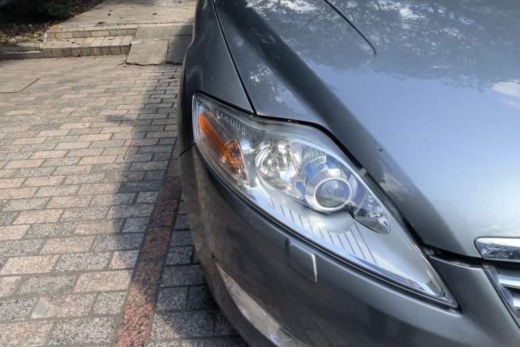 Used Ford Mondeo 2007 2.3L Luxury Sports Model Right Front Headlight