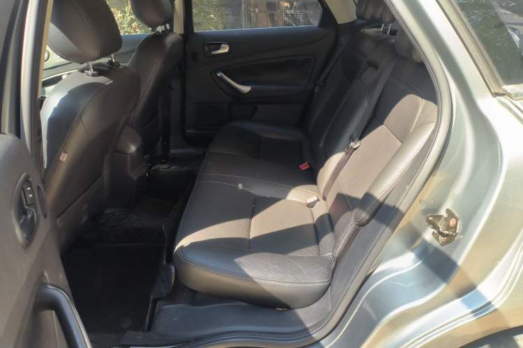 Used Ford Mondeo 2007 2.3L Luxury Sports Model Left Rear Seat