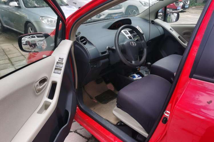 Used Toyota Yaris 2011 1.6E Automatic Charm Edition Driver Seat