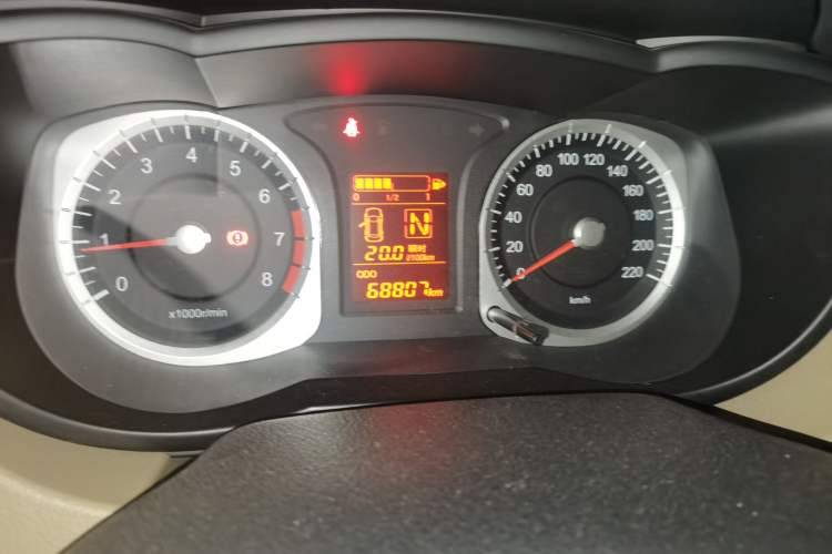Used Venucia R50 2013 1.6L Automatic Fashion Edition
