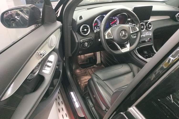 Used Mercedes-Benz GLC AMG 2018 AMG GLC 63 4MATIC+ Coupe SUV
