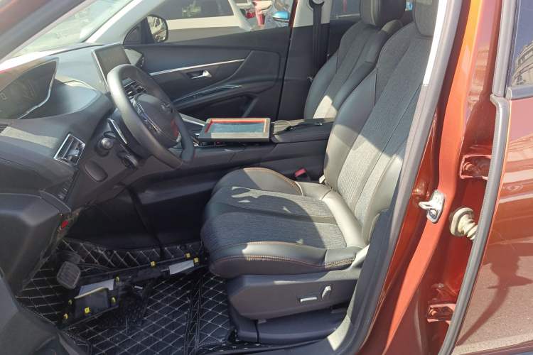 Used Peugeot 4008 2017 350THP Elite Edition Left Front Seat