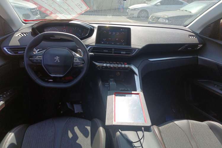 Used Peugeot 4008 2017 350THP Elite Edition Center Console