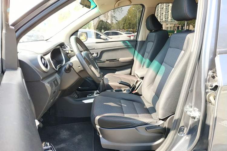 Used SWM X2 2021 1.5L Manual Business Version 7 Seats
