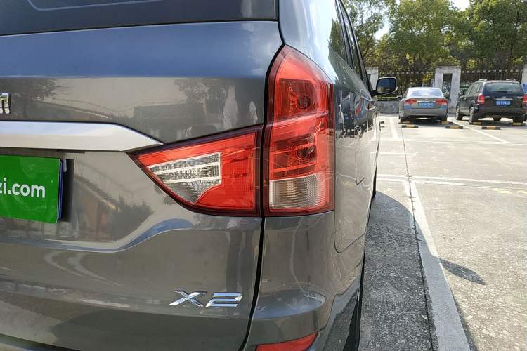 Used SWM X2 2021 1.5L Manual Business Version 7 Seats
