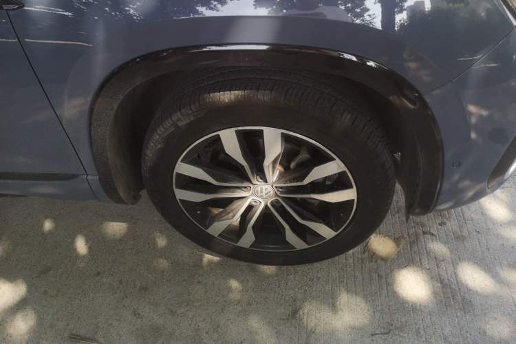 Used Volkswagen Tayron X 2020 380TSI Four-Wheel Drive Prestige Connected Version Right Front Wheel Hub