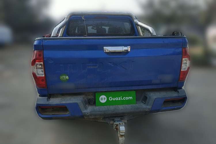 Used SAIC MAXUS T60 2017 2.8T Diesel Automatic 4x4 High-Ride Luxury Extended-Body Version China V Emission Standard