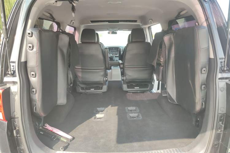 Used JAC M4 2016 2.0L Manual Luxury Version Interior 5