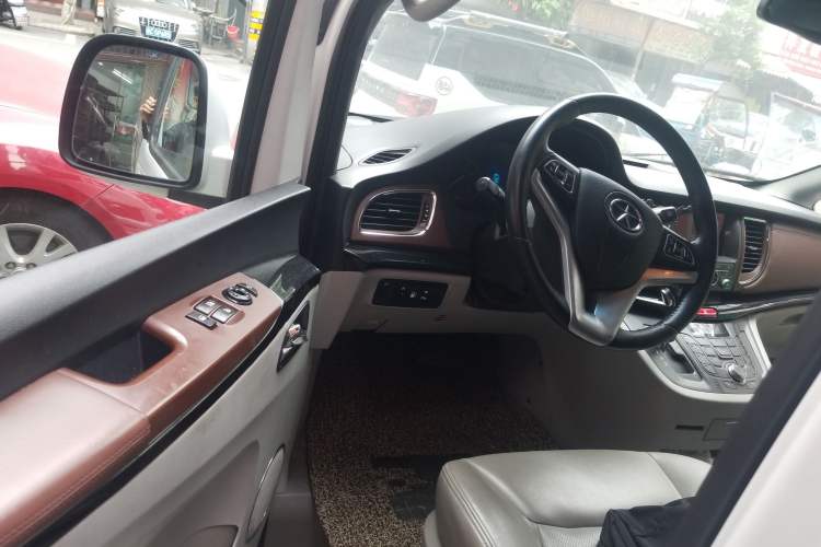 Used JAC Refine M5 2016 2.0T Gasoline Automatic Business Edition
