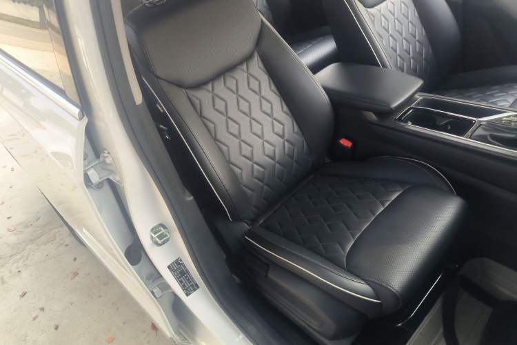 Used Wuling Jiachen 2022 1.5T CVT Deluxe Flagship Edition
