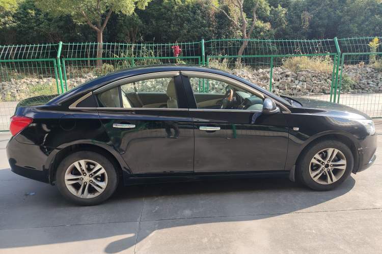 Used Chevrolet Cruze 2015 1.5L Classic SE MT