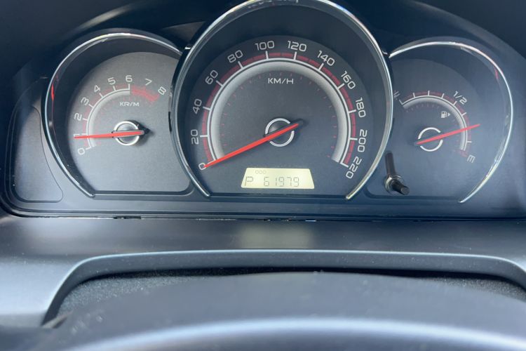 Used Baojun 630 2013 1.5L automatic Elite version