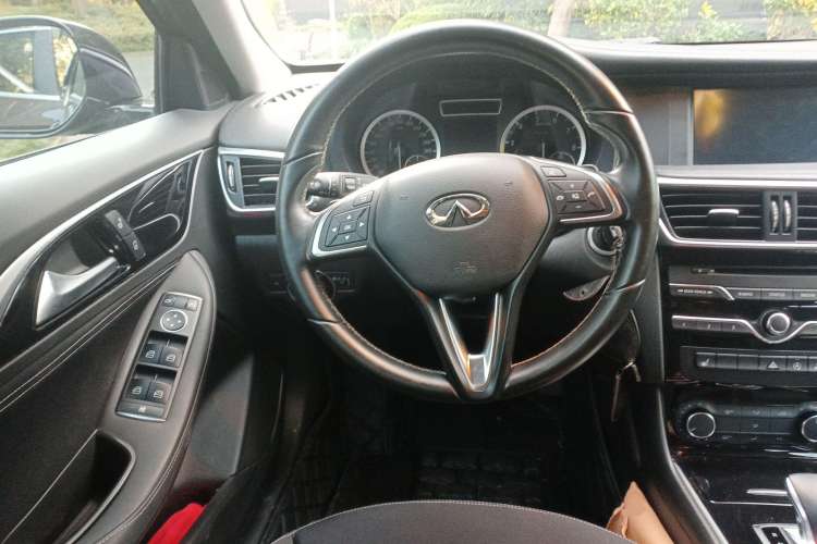 Used Infiniti QX30 2017 2.0T Four-Wheel Drive Fashion Edition