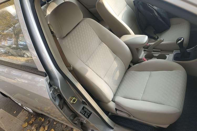 Used Geely Auto Vision 2013 1.5L Manual Comfort Model
