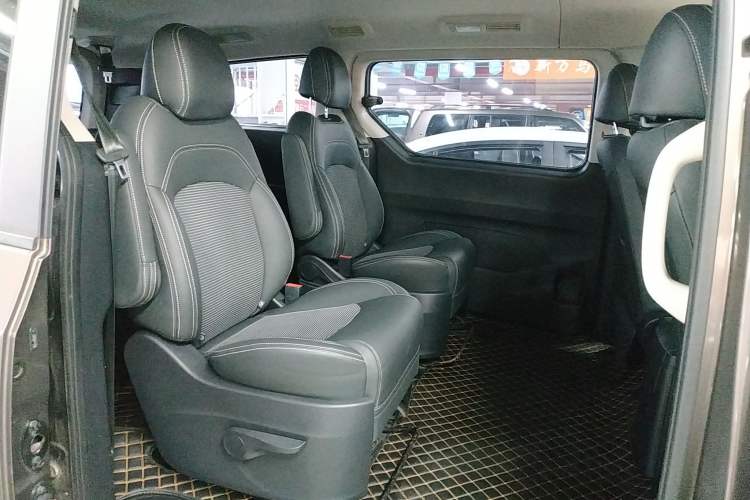 Used SAIC MAXUS G10 2018 PLUS 2.0T Automatic Smart Edition