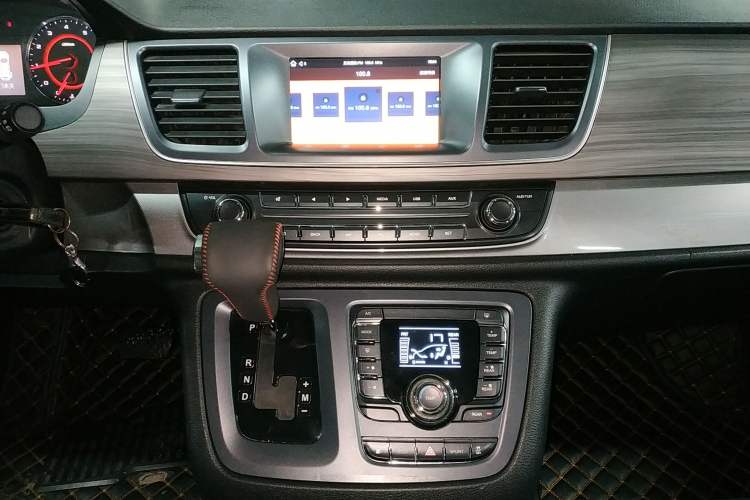 Used SAIC MAXUS G10 2018 PLUS 2.0T Automatic Smart Edition