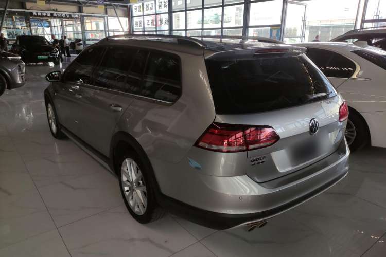 Used Volkswagen Golf 2019 1.8TSI Travel Edition
