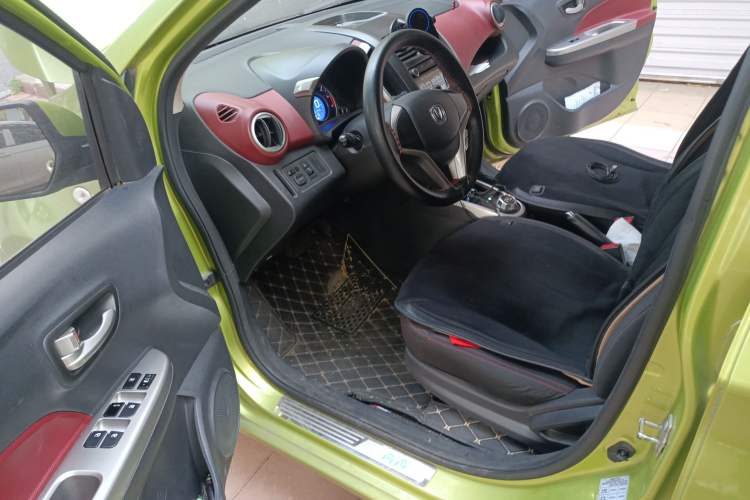 Used CHANGAN Benni 2014 1.4L IMT Luxury Model Driver Seat