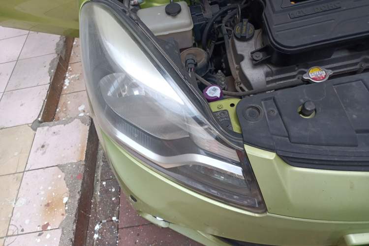 Used CHANGAN Benni 2014 1.4L IMT Luxury Model Right Front Headlight