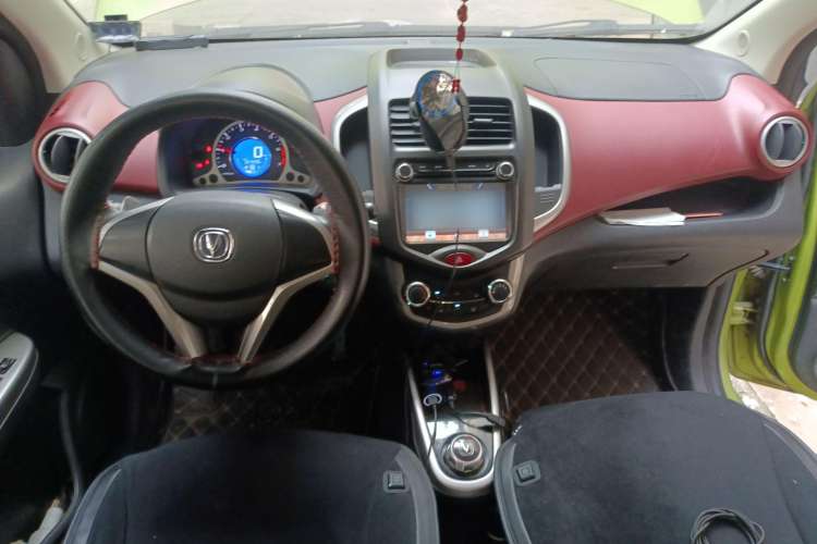 Used CHANGAN Benni 2014 1.4L IMT Luxury Model Center Console