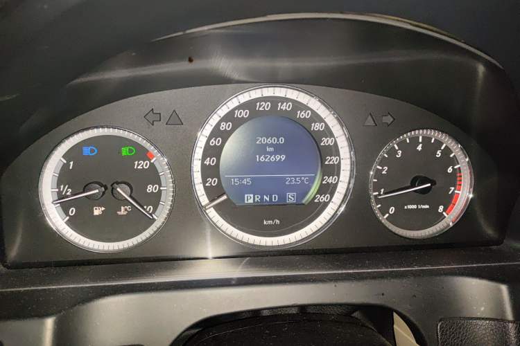 Used Mercedes-Benz C-Class 2008 C 200K Standard Model Odometer Close Up