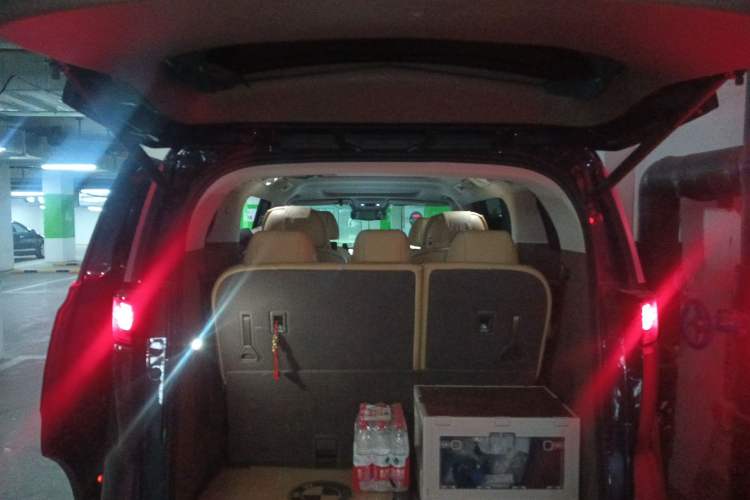 Used Denza D9 2022 DM-i 970 Four-Wheel Drive Prestige Model
