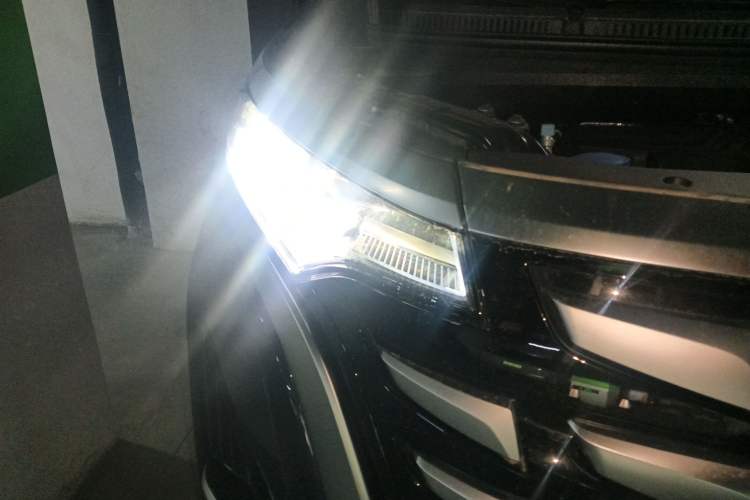 Used Denza D9 2022 DM-i 970 Four-Wheel Drive Prestige Model
