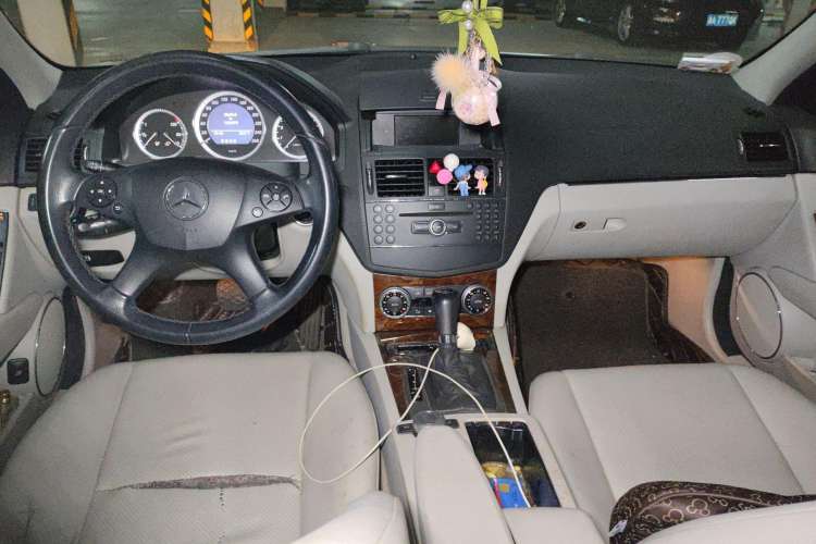 Used Mercedes-Benz C-Class 2008 C 200K Standard Model Center Console