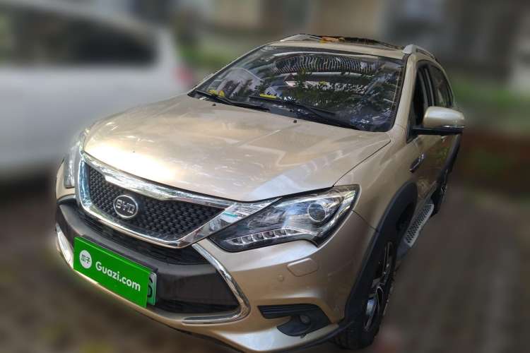 Used BYD Tang New Energy 2015 2.0T Four-Wheel-Drive Flagship Model