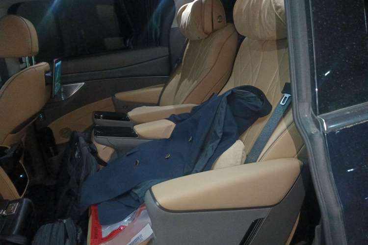 Used Denza D9 2022 DM-i 970 Four-Wheel Drive Prestige Model
