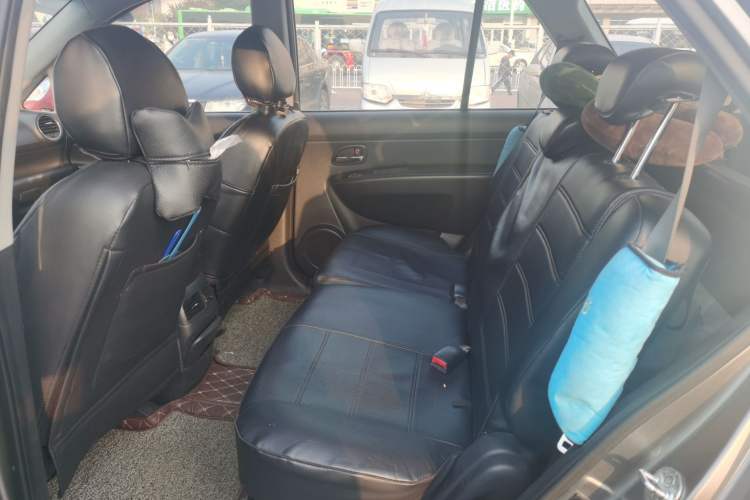 Used Kia 2011 2.0L 7-Seater Automatic Standard Edition
