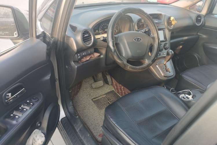 Used Kia 2011 2.0L 7-Seater Automatic Standard Edition
