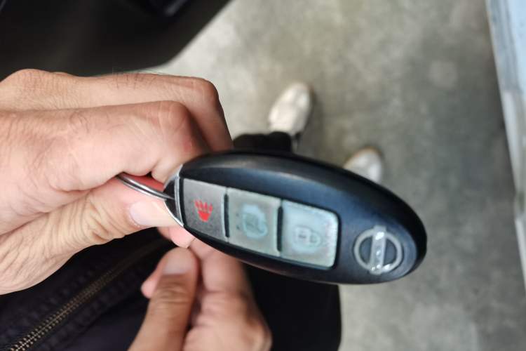 Used Nissan NV200 2013 1.6L Luxury Model China IV Standard Vehicle Key