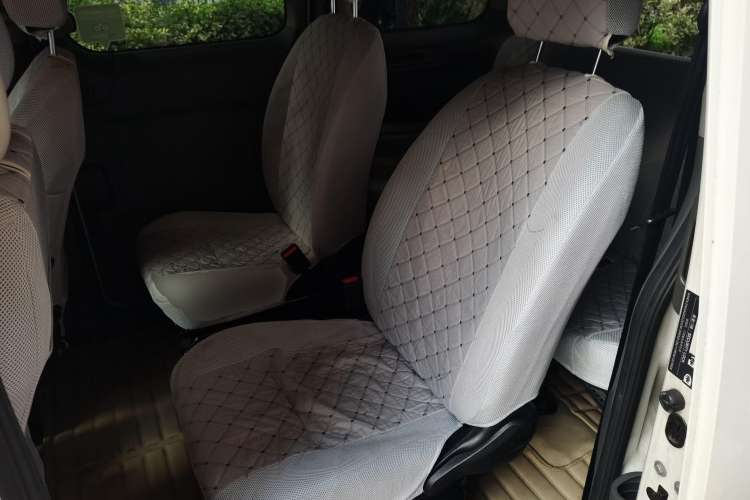 Used Nissan NV200 2013 1.6L Luxury Model China IV Standard Left Rear Seat