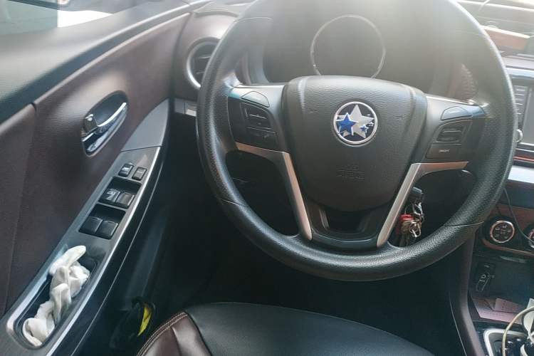 Used Venucia M50V 2017 1.6L XL CVT Luxury Edition