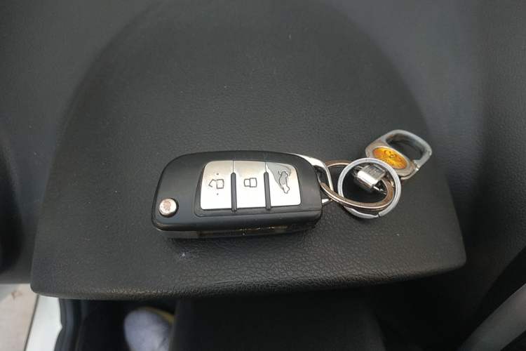 Used Geely Auto Panda 2016 1.0L IMT Cool Fun Edition