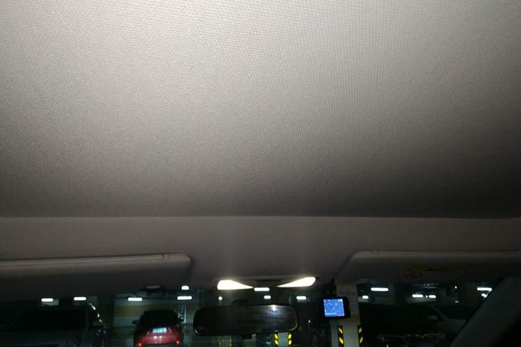 Used Venucia V 2021 260T Idol Edition
