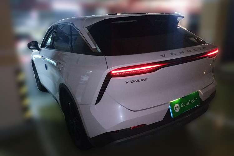 Used Venucia V 2021 260T Idol Edition
