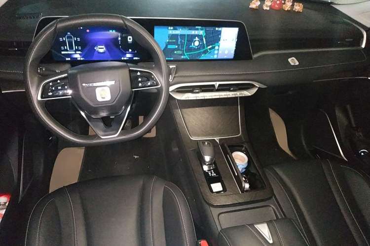 Used Venucia V 2021 260T Idol Edition
