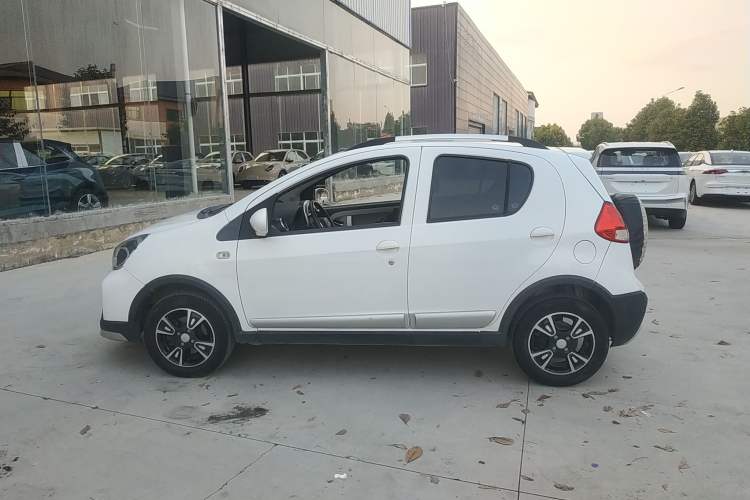 Used Geely Auto Panda 2016 1.0L IMT Cool Fun Edition