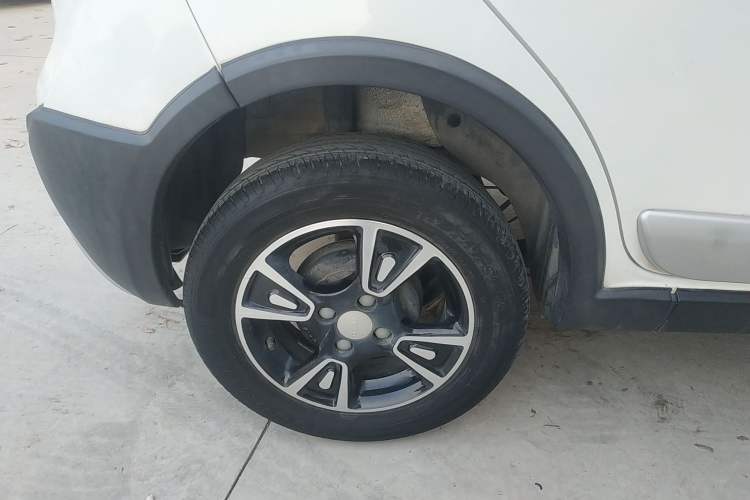 Used Geely Auto Panda 2016 1.0L IMT Cool Fun Edition