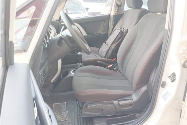 Used Changan CX20 2014 1.4L Manual Sunroof Navigation Version China V Standard