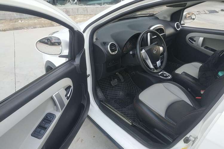 Used Geely Auto Panda 2016 1.0L IMT Cool Fun Edition