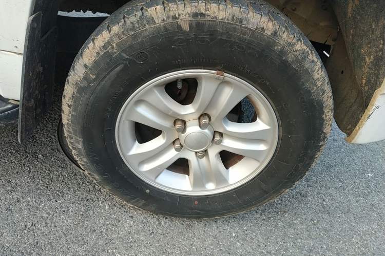 Used Zxauto Grandtiger G3 2013 2.2L Two-Wheel Drive Gasoline Elite Version Mid-Range Axle
