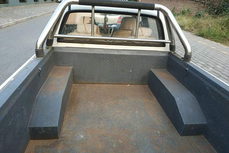 Used Zxauto Grandtiger G3 2013 2.2L Two-Wheel Drive Gasoline Elite Version Mid-Range Axle
