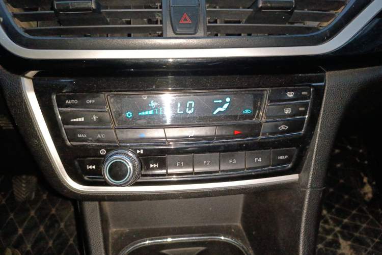 Used Soueast V5 Lingzhi 2017 1.5L Manual New Generation Model Audio And AC Panel